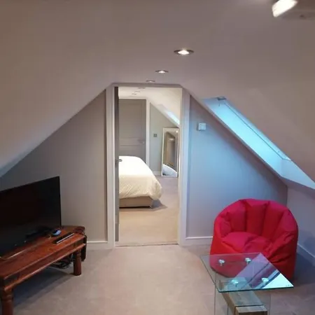 Basic, Warm, Cosy, Private Little Caherphuca