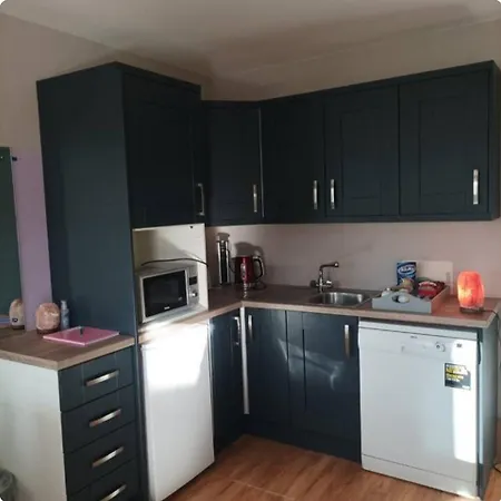 Basic, Warm, Cosy, Private Little Apartment *